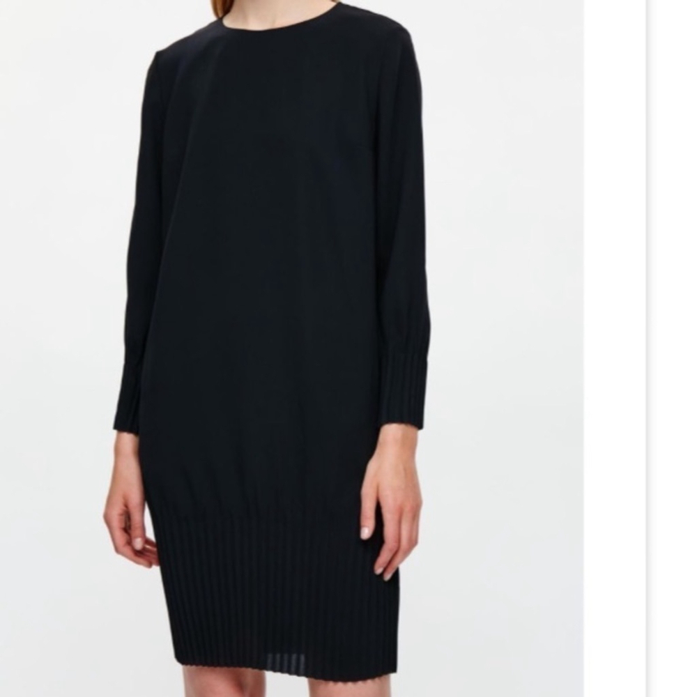 COS women’s dress long sleeves pleated hemline & cuffs back zipper black size 2